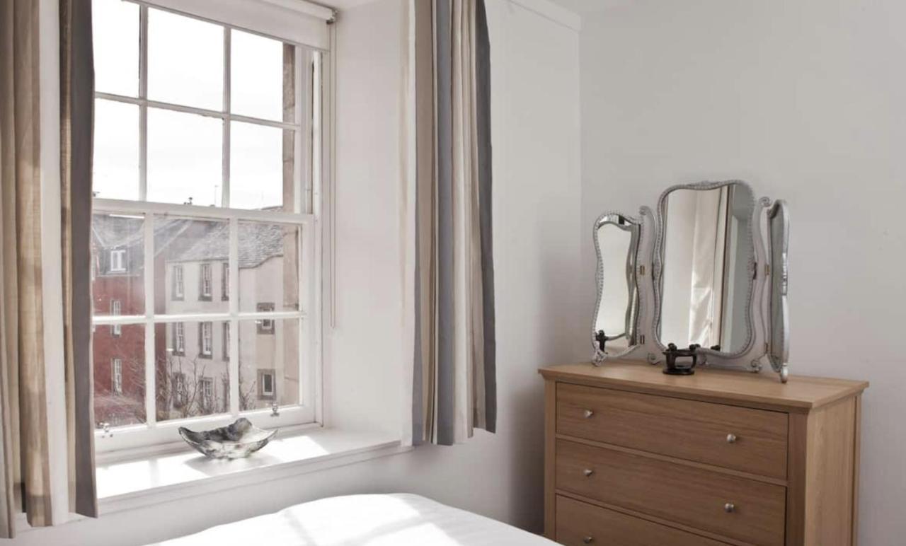 Royal Mile Apartment Edinburgh Exterior photo